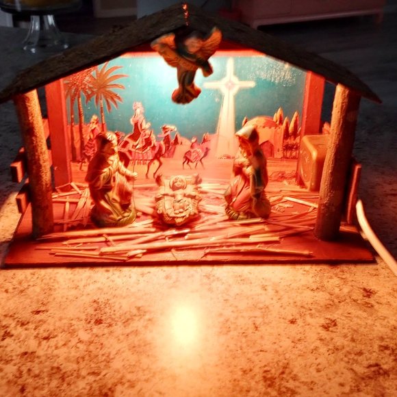 Vintage 1971 Paper Mache Hand Painted with Music Box 15 pc. Nativity Set - Picture 2 of 16